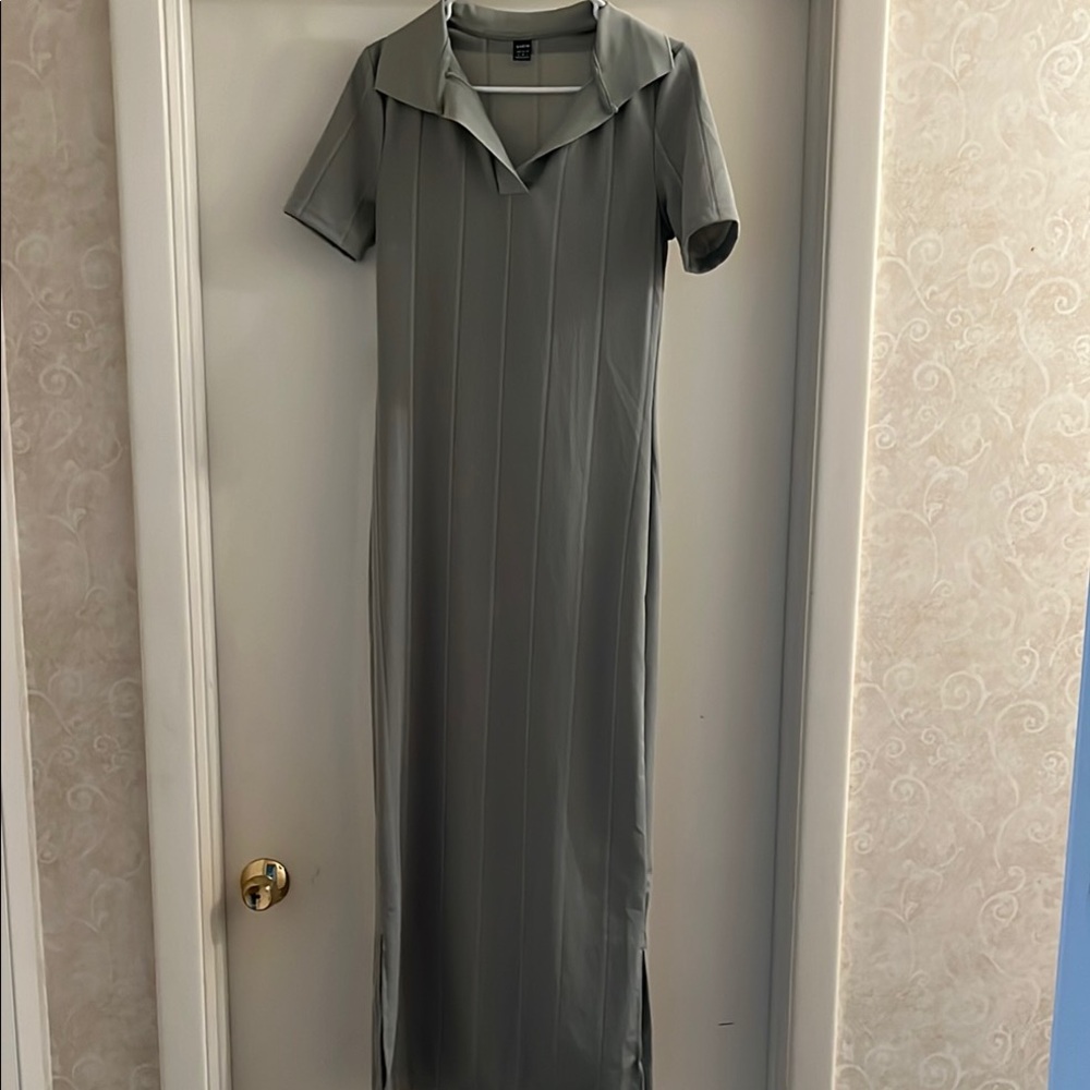 Elegant Sage Green Maxi Dress